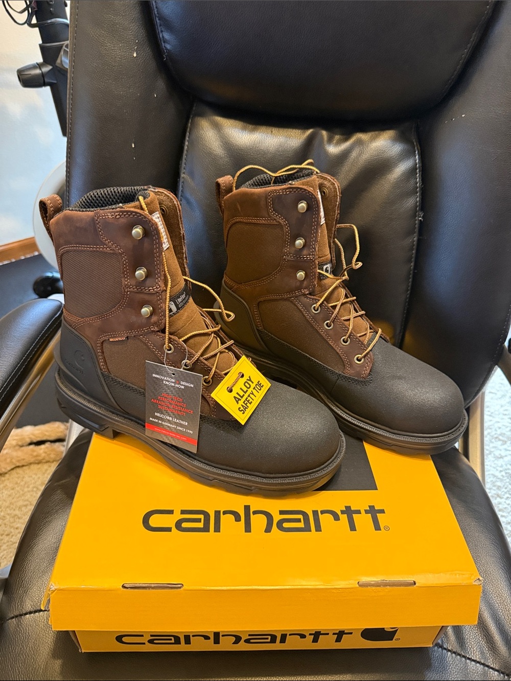 Brand new men’s size 11 Carhartt Brown and Black Alloy Safety Work Boots